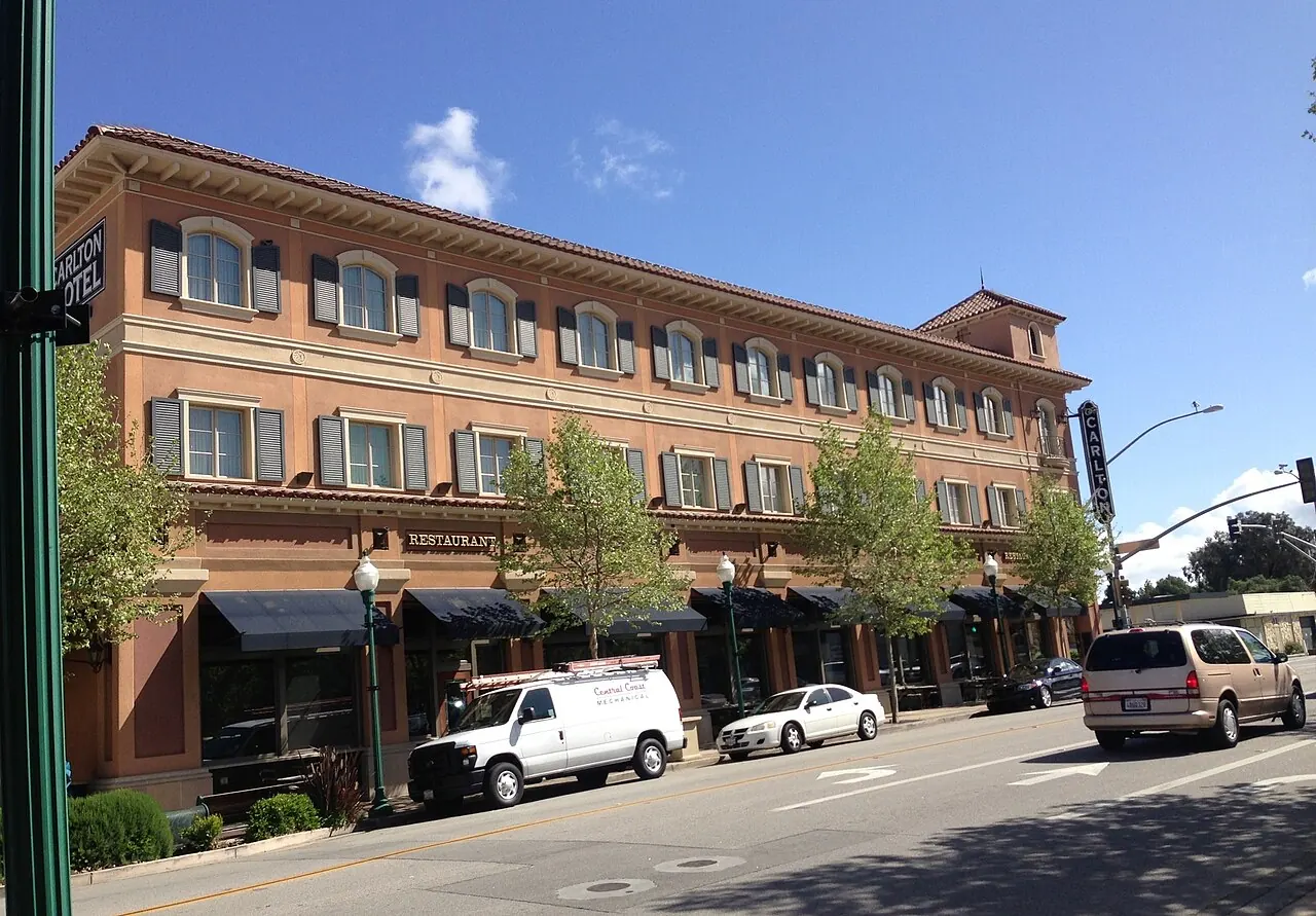 Atascadero – Atascadero, California: Exterior of Carlton Hotel in Downtown Atascadero 04-07-15