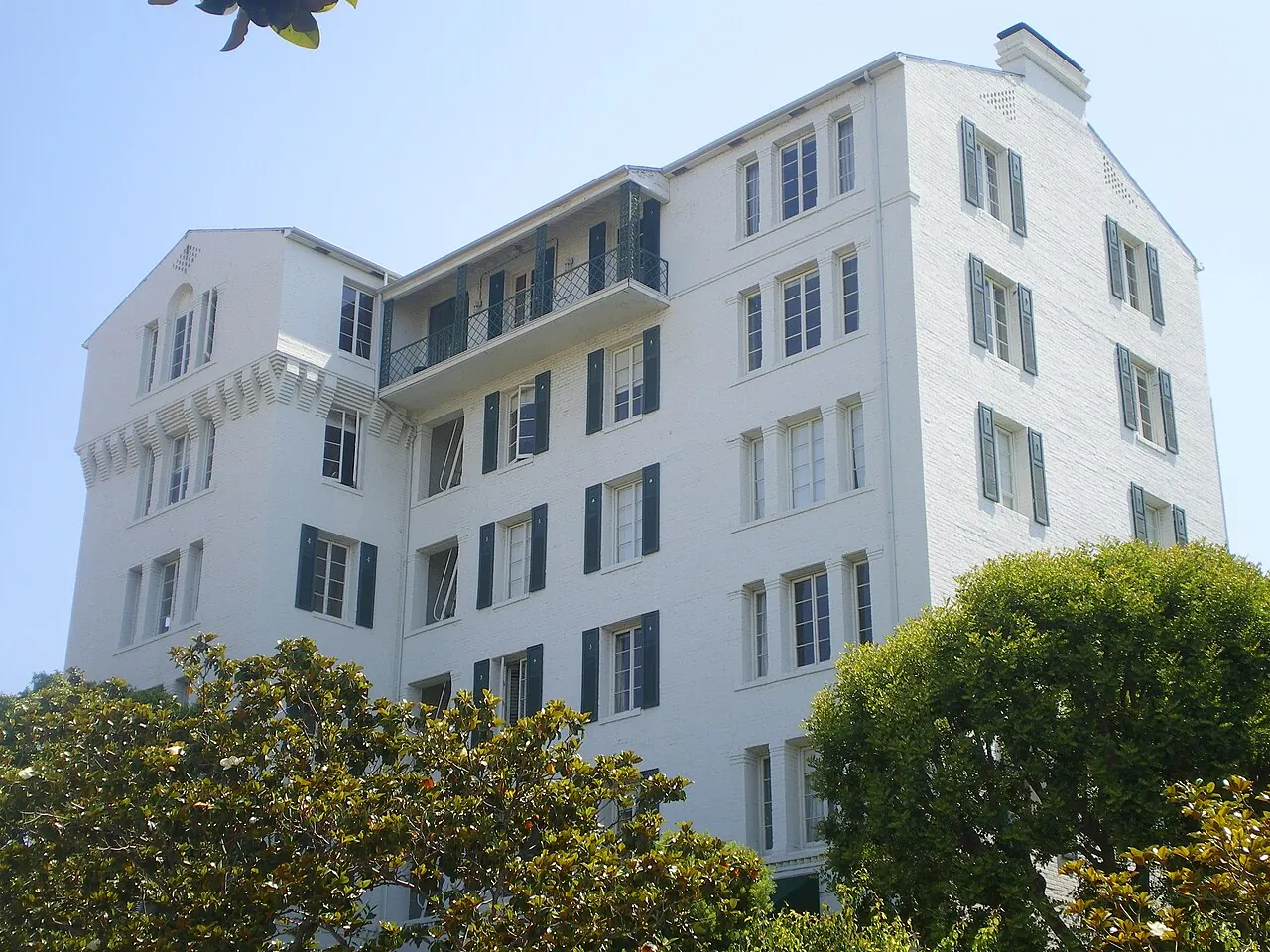 Sunset Strip, West Hollywood – West Hollywood, California: Colonial House, West Hollywood
