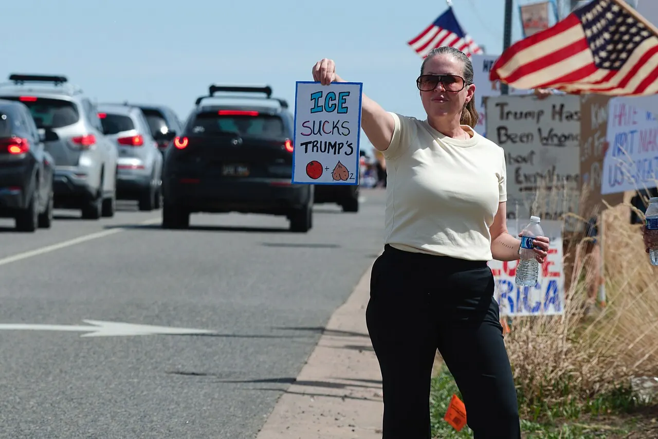 Aurora – Aurora, Colorado: No Kings protest in Aurora, Colorado, - 4
