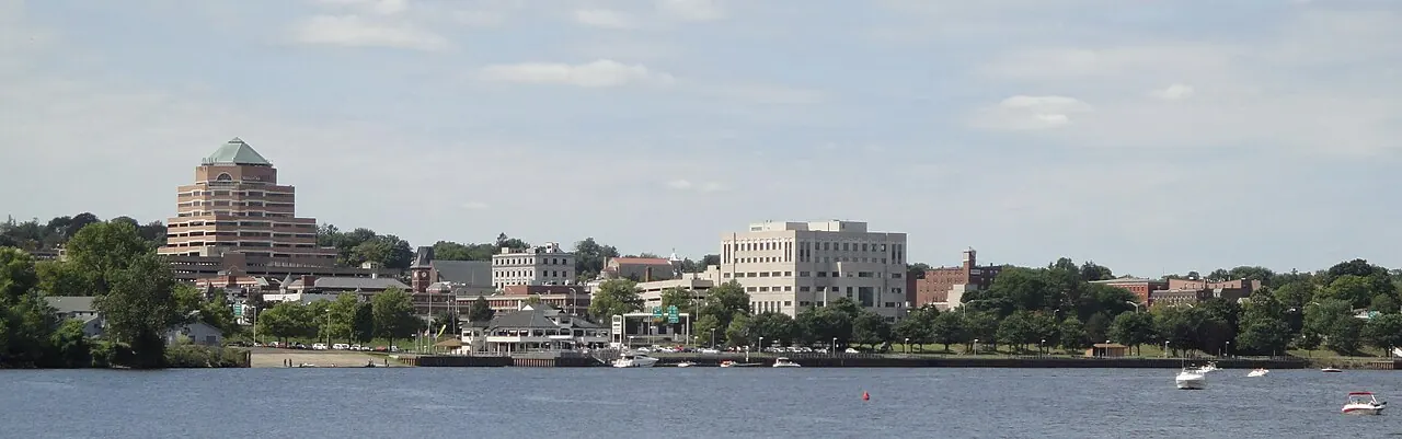 Middletown – Middletown, Connecticut: Middletown CT river skyline
