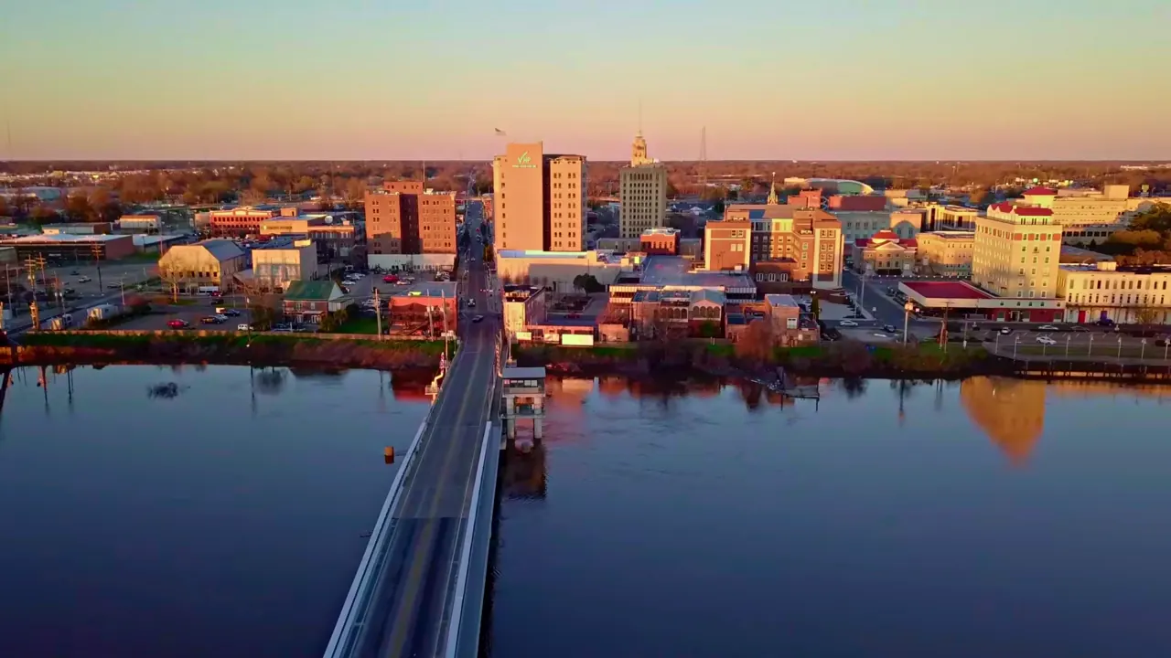 Monroe – Monroe, Louisiana: Monroe, Louisiana skyline in