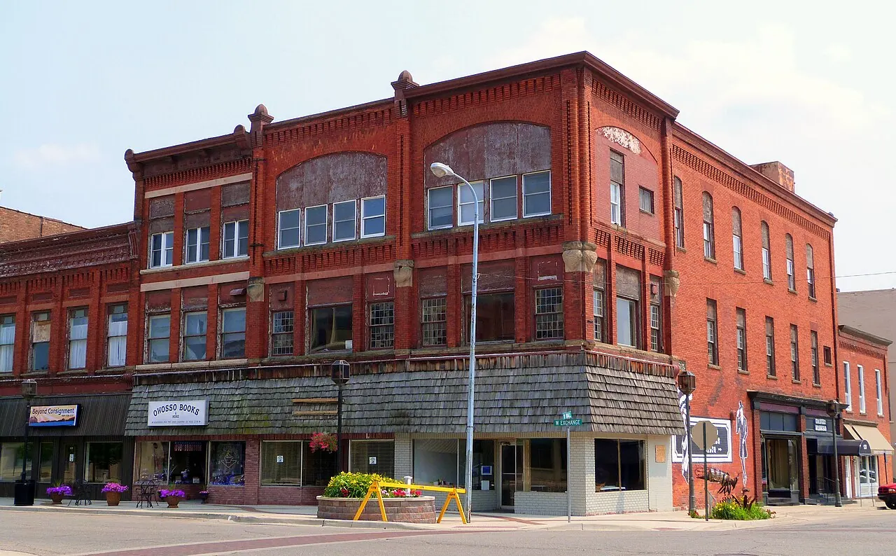 Owosso – Owosso, Michigan: W Exchange St - Owosso Michigan