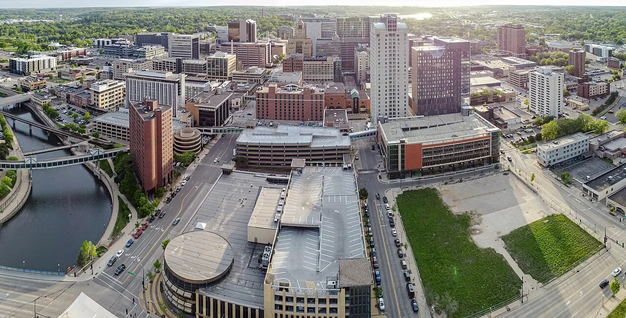 Rochester – Rochester, Minnesota: Rochester Minnesota Skyline 06