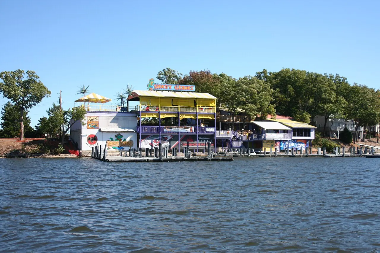Lake Ozark – Lake Ozark, Missouri: Lake Ozark, MO Shady Gators 01