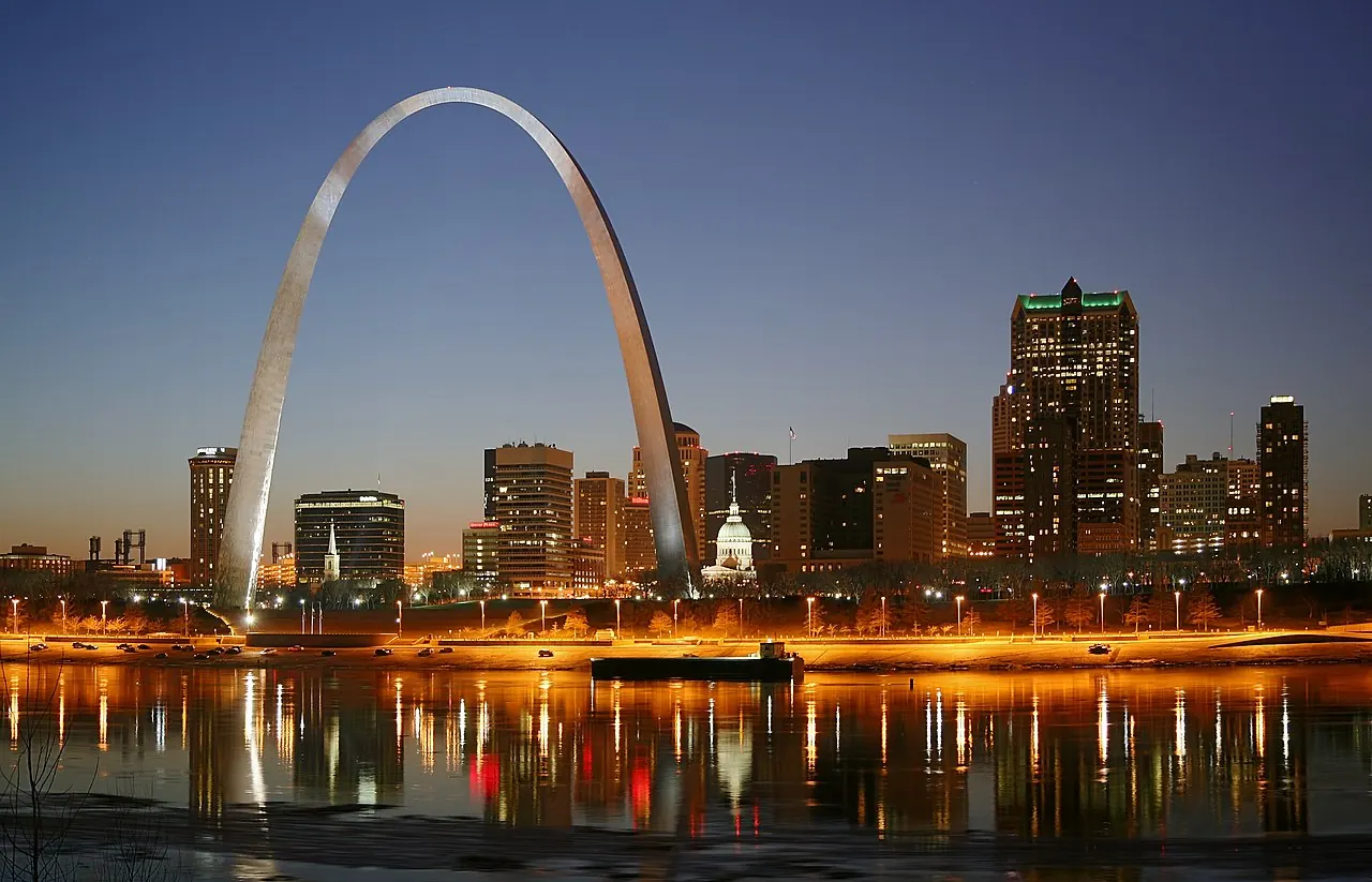 Downtown, St. Louis – St. Louis, Missouri: St Louis night expblend