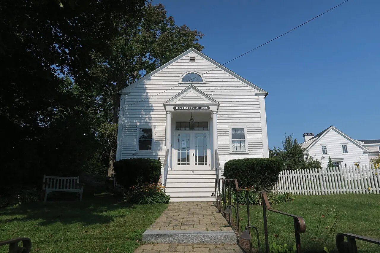 New Castle – New Castle, New Hampshire: Old Library Museum, New Castle NH