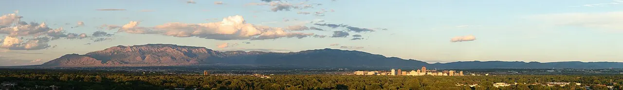 Albuquerque – Albuquerque, New Mexico: Albuquerque pano sunset