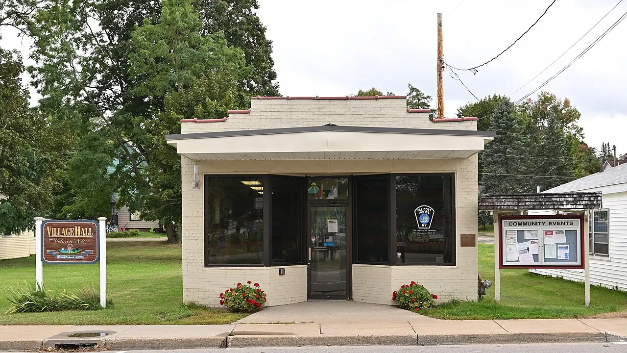 Lake Chautauqua, Celoron – Celoron, New York: Celoron NY village hall 17-14-00