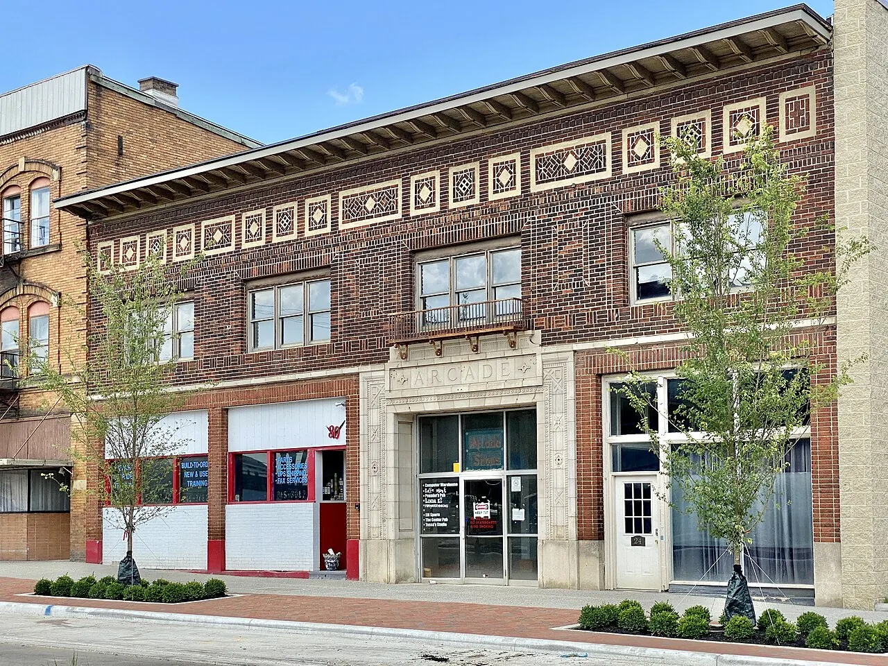 Newark – Newark, Ohio: Newark Arcade, 4th Street, Newark, OH