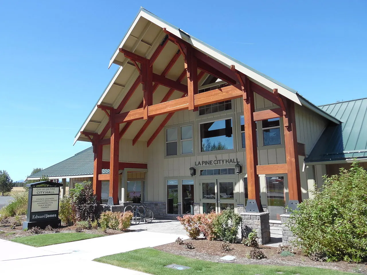 La Pine – La Pine, Oregon: La Pine City Hall, Oregon