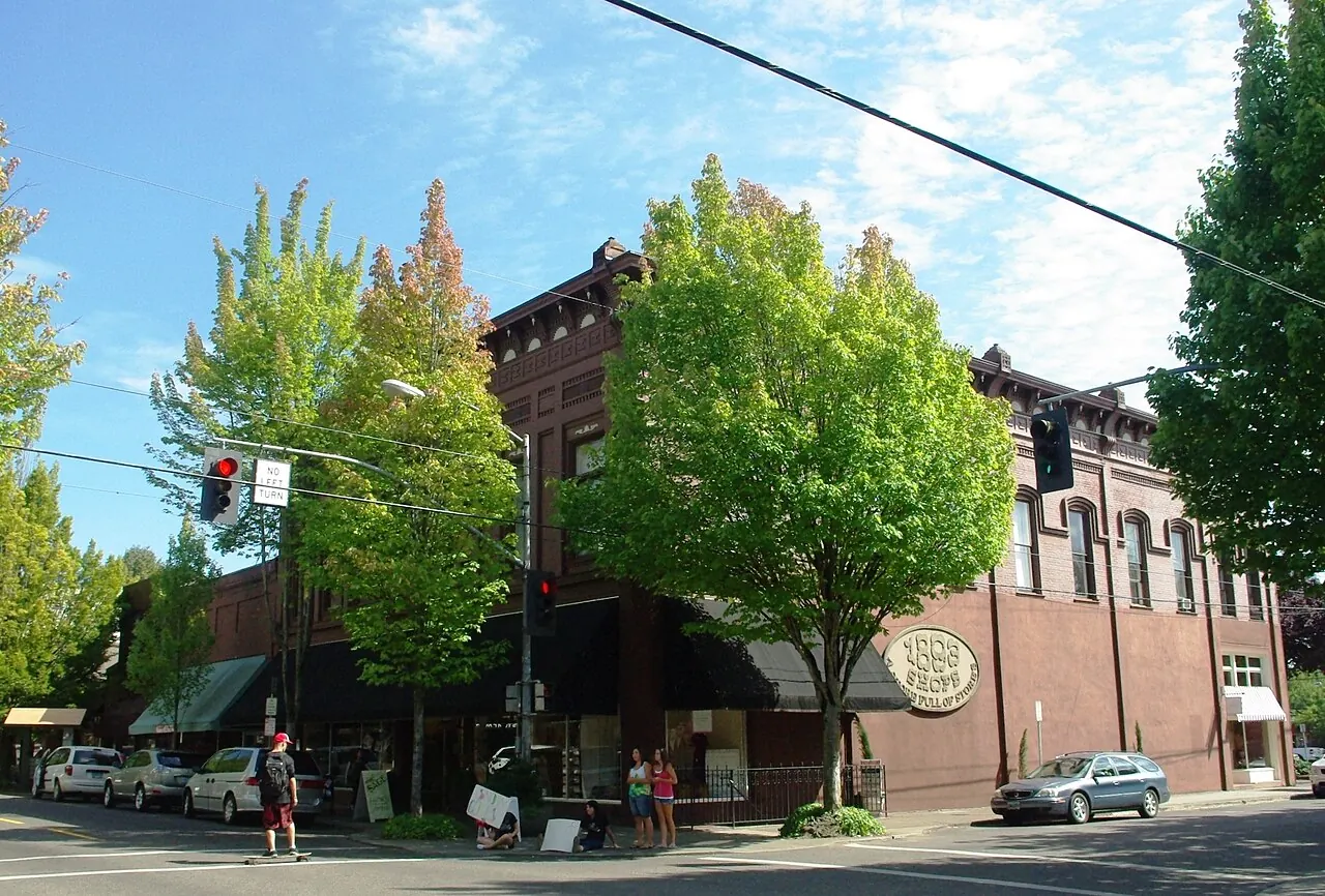 McMinnville – McMinnville, Oregon: Downtown McMinnville Oregon 3rd and Davis