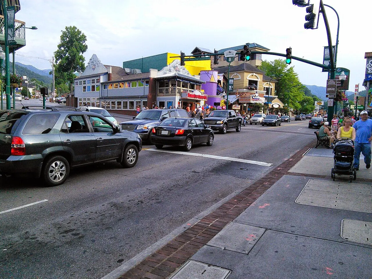 Gatlinburg – Gatlinburg, Tennessee: Downtown Gatlinburg, Tennessee