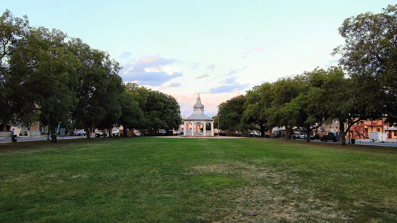 Boerne – Boerne, Texas: Main Plaza Boerne Texas