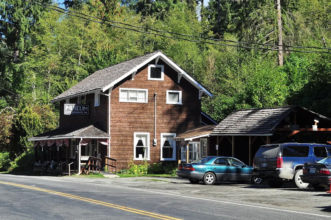 Quinault – Quinault, Washington: Lake Quinault, Washington - Museum 01