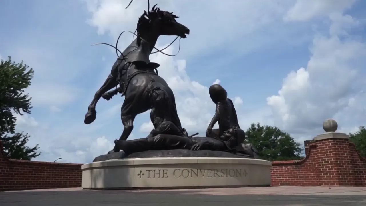 De Pere – De Pere, Wisconsin: Bronze statue of St. Norbert falling from his horse, De Pere Wisconsin