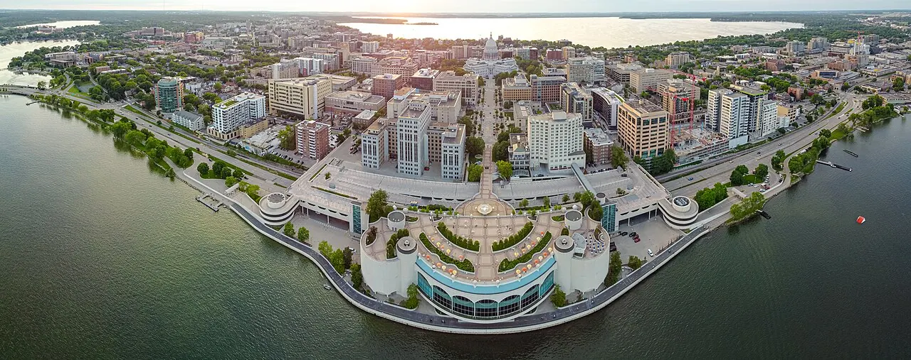 Madison – Madison, Wisconsin: Madison, Wisconsin skyline
